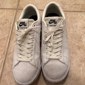 Nike‎ SB Shoes Men  Blazer Low GT Grant Taylor Triple White Sail
